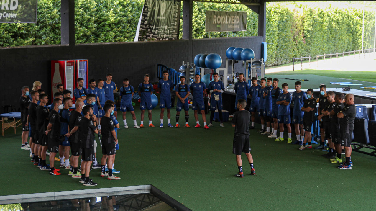 La plantilla s'exercita aquests dies a La Vall d'en Bas | CES