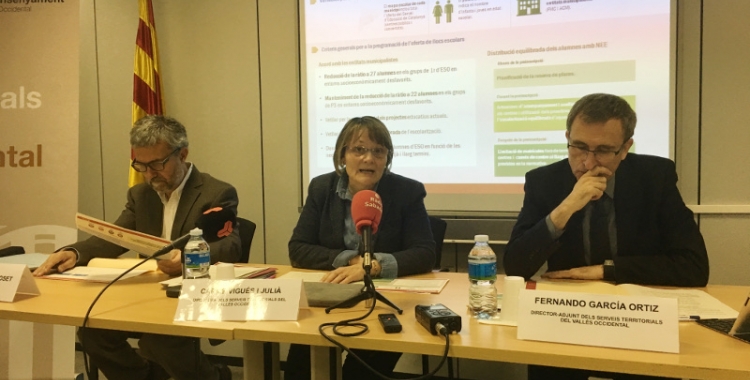 La directora dels Serveis Territorials d'Ensenyament, Carme Vigués, en roda de premsa | Mireia Sans
