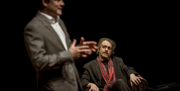Roger Coma i Ramon Madaula damunt de l'escenari. Foto: Sala Muntaner