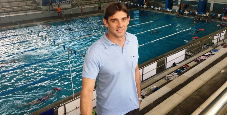 Kizierowski a la piscina del carrer Montcada | CNS