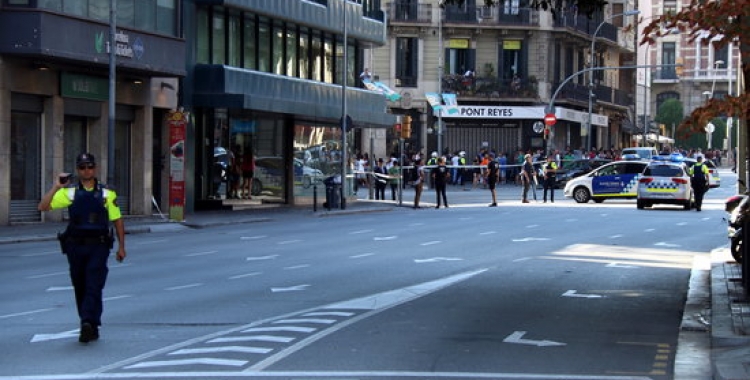 Un agent treballant a Barcelona | ACN