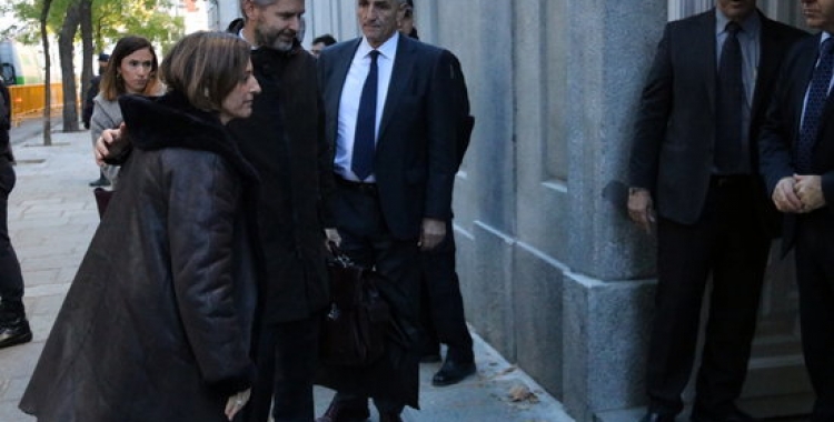 Forcadell entrant al Tribunal Suprem amb el seu advocat. Foto: ACN Autora: Tania Tapia
