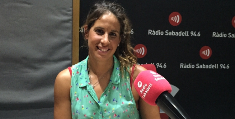 Erika Villaécija en una de les seves visites a Ràdio Sabadell