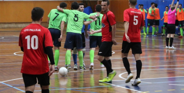 Els jugadors de la Pia celebren un dels 5 gols aconseguits contra el Pallejà | Adrián Arroyo