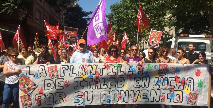 Les treballadores de l'empresa Italco a la manifestació | Helena Molist