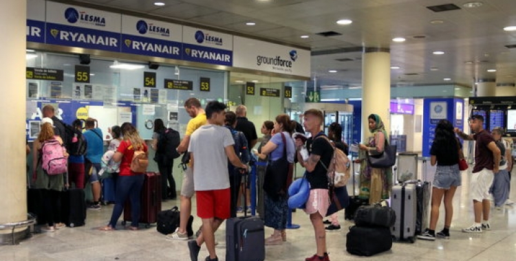 Cua a l'Aeroport de Barcelona | ACN