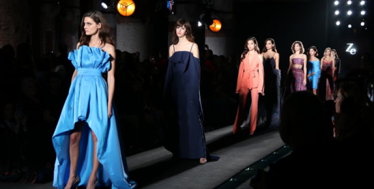 Imatge de la desfilada Milennial Couture de Ze Garcia durant la passada edició de la 080 | ACN