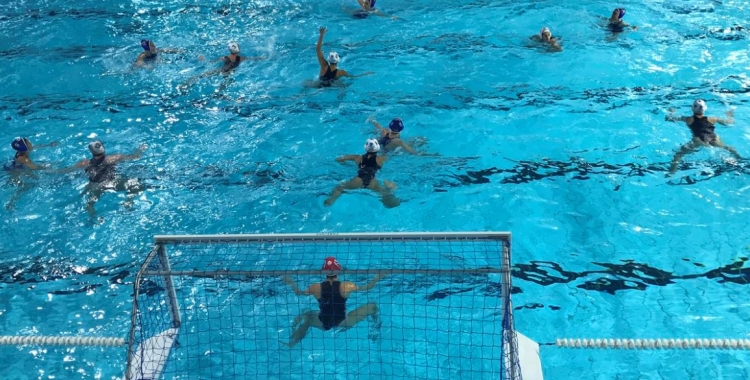 L'Astralpool es va imposar al Sant Feliu (10-5) a Can Llong. | Adrián Arroyo