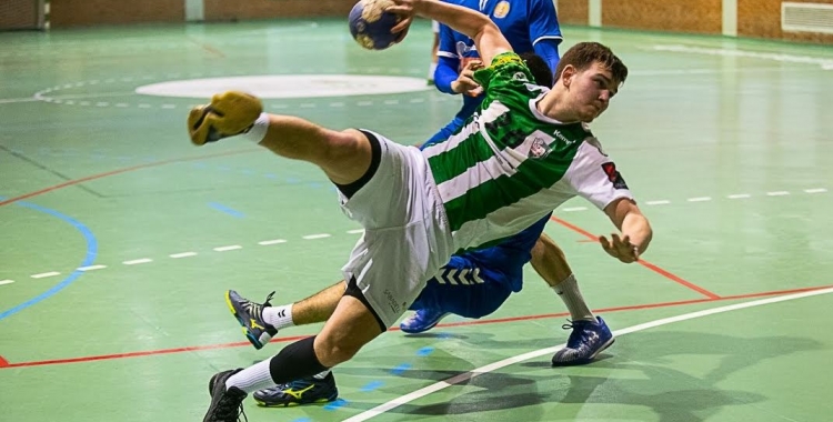 Els gols de Guillem Correro no van ser suficients per evitar la primera derrota de la segona volta. | Èric Altimis - OAR Gràcia