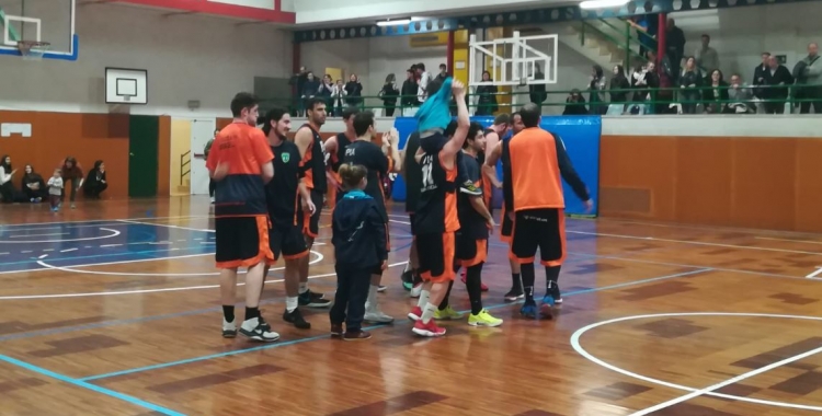 L'afició del Bàsquet Pia va gaudir amb l'actuació de l'equip i, especialment, de Damià Paez. | Sergi Park