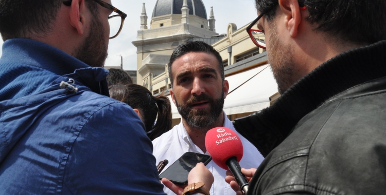 Polo ha atès els mitjans de comunicació davant el Mercat Central | PSC