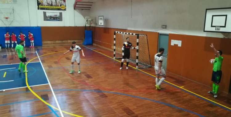 L'estratègia va permetre a l'Escola Pia marcar el segon gol just abans del descans. | Sergi Park
