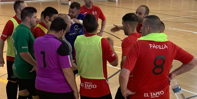 Els equips sèniors de l'Amics del Pou Nou Escorial són els únics que juguen en pavelló. | Arxiu