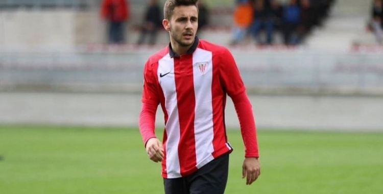 Oteo vestint la samarreta de l'Athletic. | Twitter