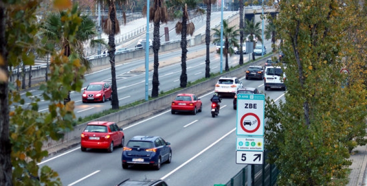 Cartell anunciant l'entrada en una Zona de Baixes Emissions | ACN