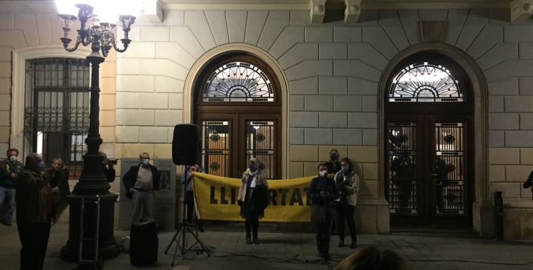Entitats i partits independentistes protesten contra l'Operació Voljov contra empresaris independentistes | Ràdio Sabadell