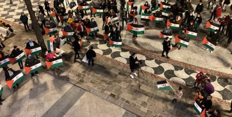 Concentració de suport al Sàhara Occidental a Vilanova i la Geltrú | ACN