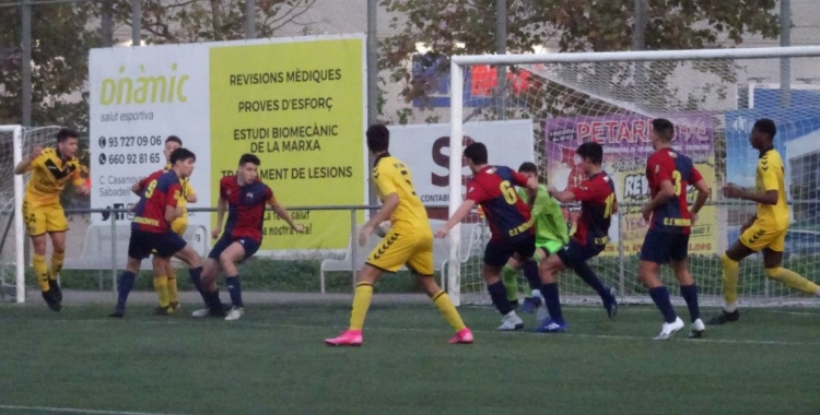 El Mercantil ve d'empatar contra el Badalona (3-3) després d'anar perdent 1-3 | Sergi Park
