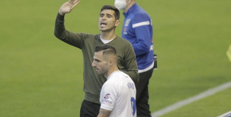 Hidalgo, donant instruccions ahir a l'Heliodoro | CE Sabadell