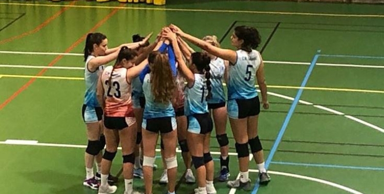 El femení rep el Barça a Les Naus per tancar l'any | CNS Vòlei