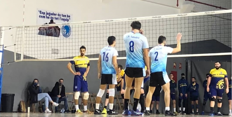 El Club buscarà dissabte contra l'Olot deixa enrere la derrota a la pista del Barça | CNS Vòlei