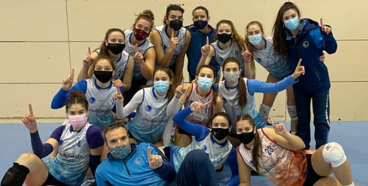 Alegria a la plantilla del Club després del triomf a Sant Cugat | CNS Vòlei