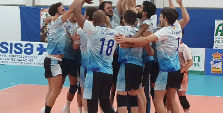 Alegria desfermada en el masculí del Club amb la victòria a les semifinals | CNS Vòlei