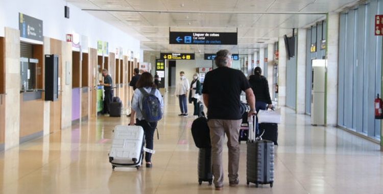Viatgers a l'aeroport de Girona | ACN