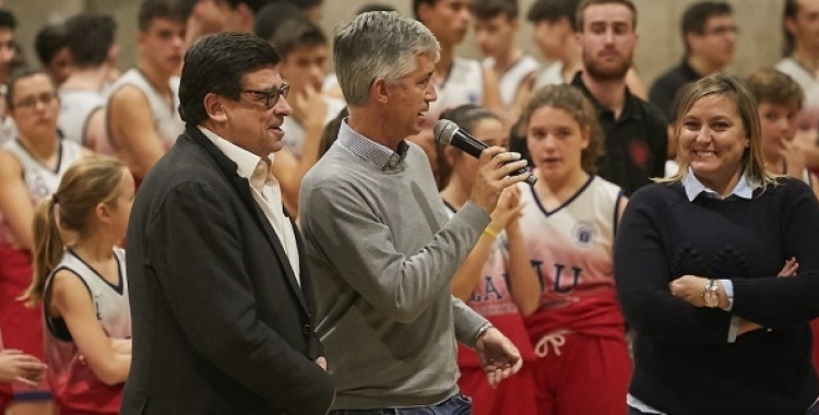 Vallhonrat (al mig) durant una presentació del Sant Nicolau | CESN