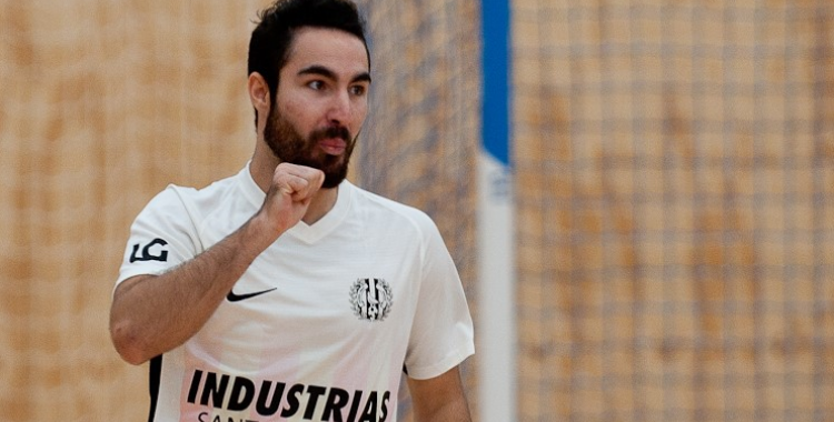 Álex Llamas ha jugat cedit a Industrias aquesta passada temporada | Industrias