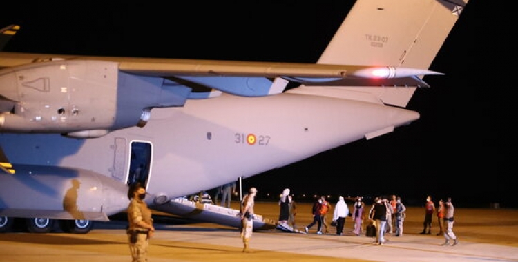 Arribada dels primers refugiats de l'Afganistan/ ACN