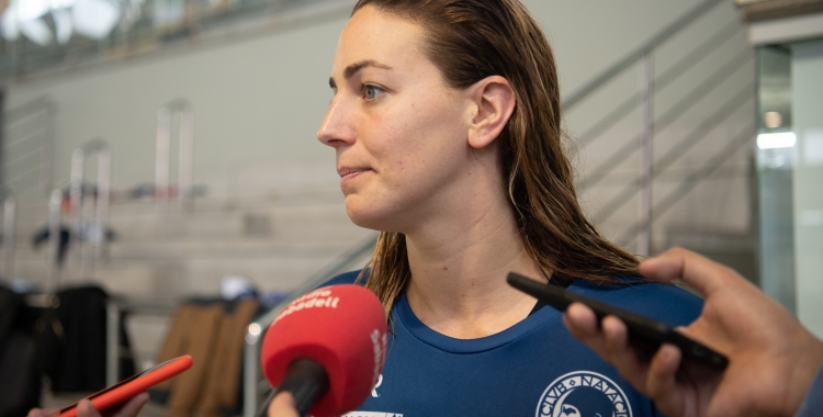 Maica Garcia, atenent a Ràdio Sabadell | Roger Benet