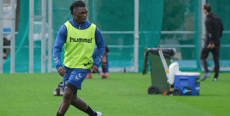  Lamine Gassama s'ha lesionat al soli | CES