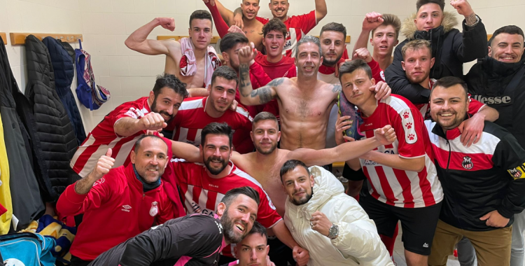 La plantilla del Tibidabo, celebrant un triomf d'aquesta temporada | UD Tibidabo
