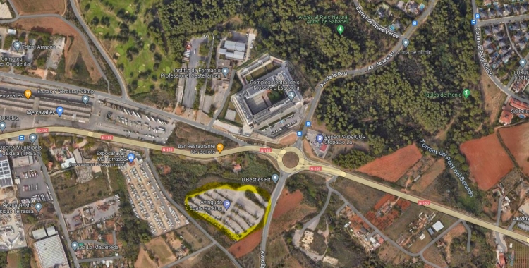 Mapa amb el pàrquing indicat en groc 