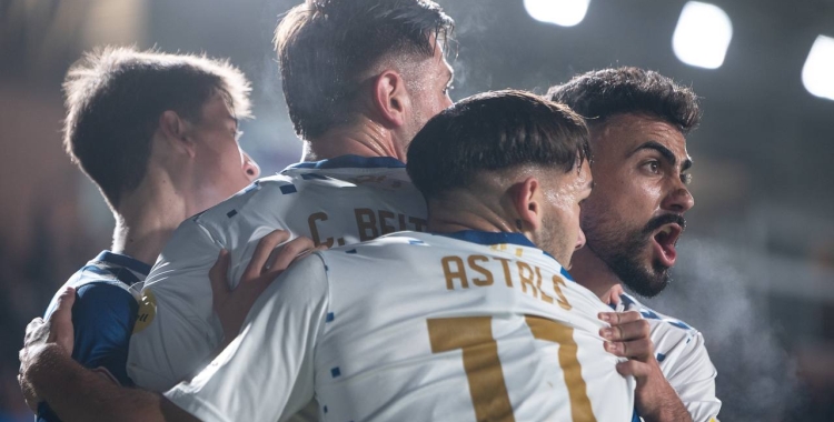 Celebració del primer gol del vespre | Roger Benet
