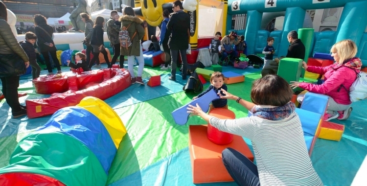 Una activitat infantil a la ciutat | Arxiu