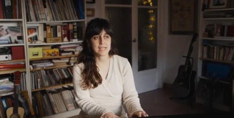 Lu Rois en un fragment del videoclip