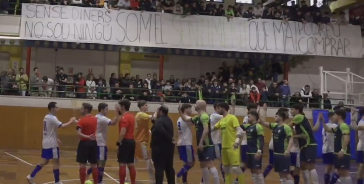Pancarta derbi Pia CN Sabadell
