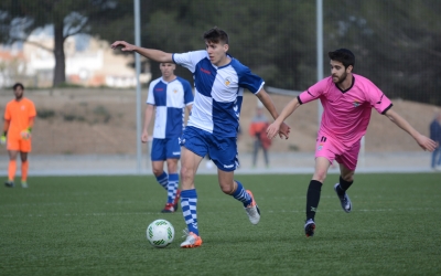 Víctor diumenge passat perseguit per Boniquet (Peralada) | Roger Benet (CES)