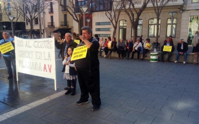 Els veïns de la Plana del Pintor s'han manifestat davant del ple | David Bisbal