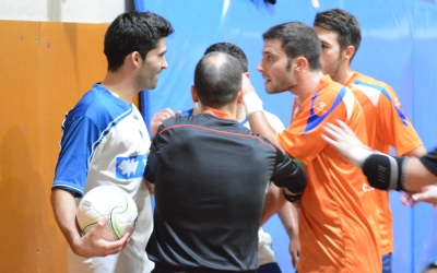 L'Escola Pia i el Natació Sabadell van disputar un derbi molt igualat