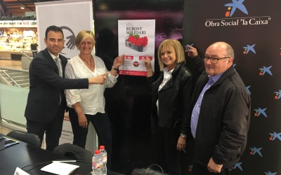 El Mercat Central es mobilitza per Sant Jordi a favor del Rebost Solidari