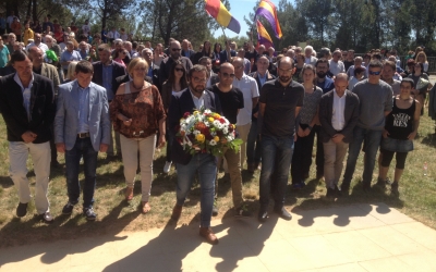 Moment de l'ofrena floral. Foto: Ràdio Sabadell