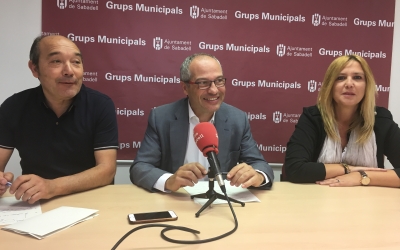 Els regidors Josep Beltran, Carles Rossinyol i Sílvia Renom aquest matí | Mireia Sans