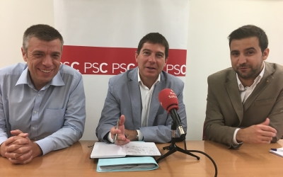 El regidor Cristian Sánchez, el portaveu, Josep Ayuso i el primer secretari, Pol Gibert | Mireia Sans 