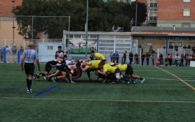 L'equip masculí del Sabadell Rugbi jugant contra el FC Barcelona