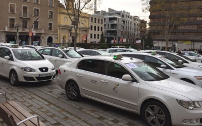 A mitjans de desembre, les associacions de taxi van organitzar una manifestació a Dr. Robert que ha servit per desencallar les negociacions. 