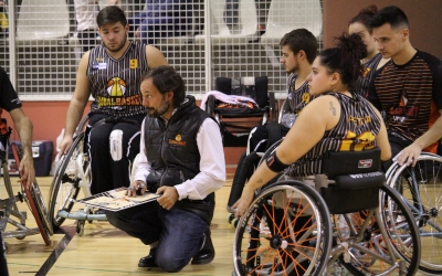 Óscar Trigo i els seus jugadors a punt de certificar la permanència a Primera | Adrián Arroyo