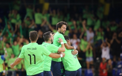 Pepe Font celebra el primer gol de l'Escola Pia | Federació Catalana de Futbol